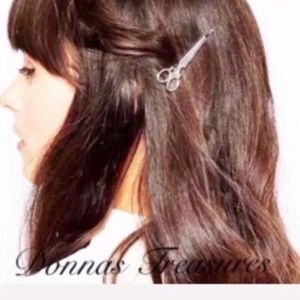 ❤️1 Pair Silver Scissor Hair Clips